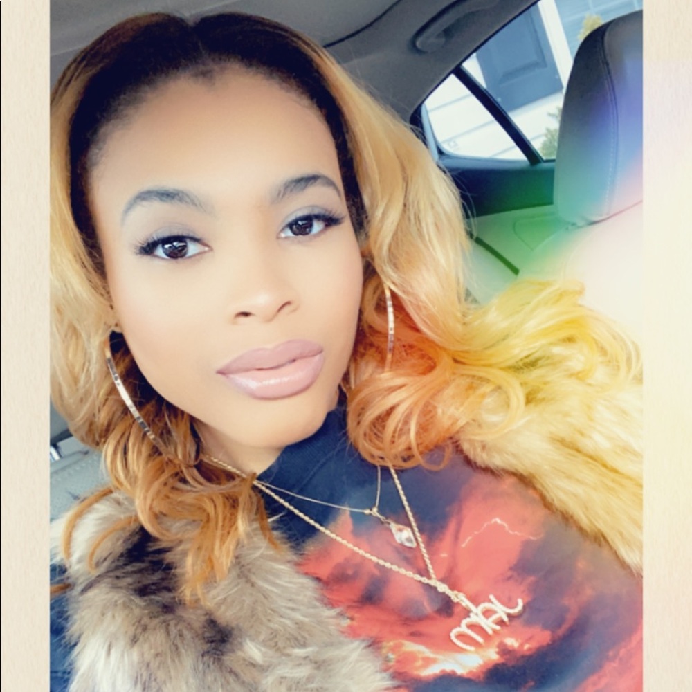 Meet your Posher, Monet